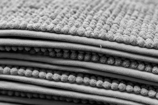 Tapis de bain XXL : avantages, guide d'achat et conseils de décoration