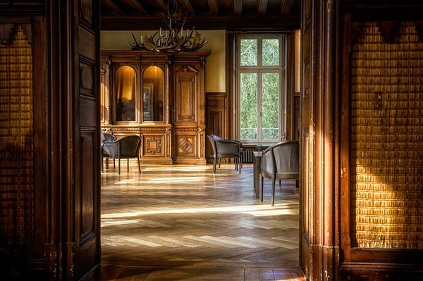 Quelques astuces pour bien aménager son salon