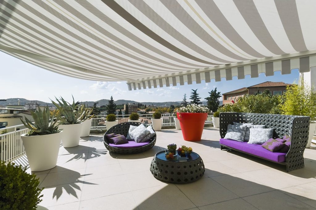 store-banne-laccessoire-indispensable-pour-votre-terrasse